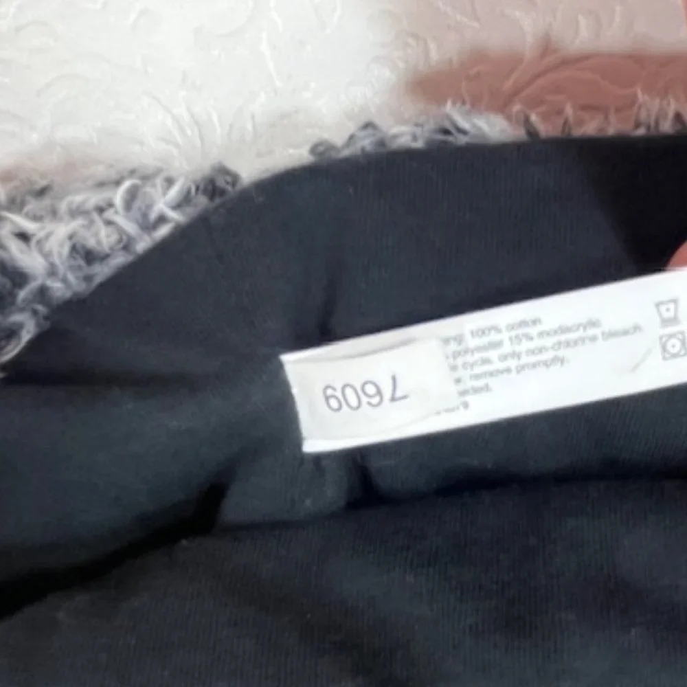 Aeropostale Black White Winter Beanie Hat Black Pom Pom Cotton Lining S/M